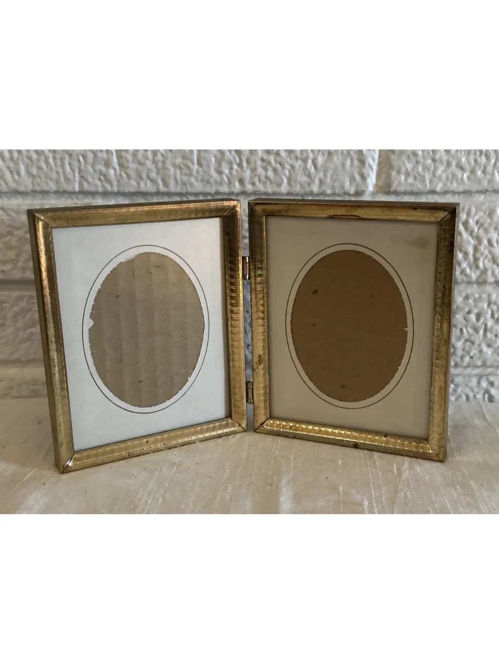 VTG MCM Mini 5x 4” BI-FOLD- Gold Brass Picture Frame With Oval Mat